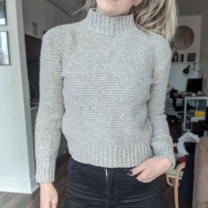 Roots cropped oatmeal grey sweater
